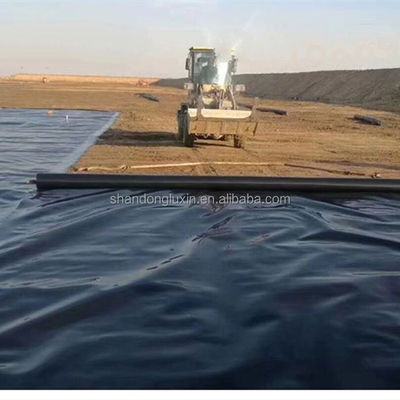 광택있는 지질막 HDPE 지질 합성용 덤 라인어 연장 50m-100m 사용자 정의