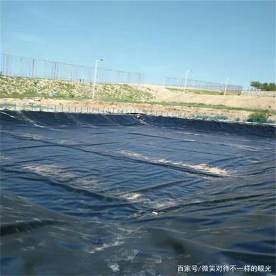 매립지 용 부드러운 표면 HDPE 지오 엠브라인 길이는 요청에 따라 50m-100m/roll