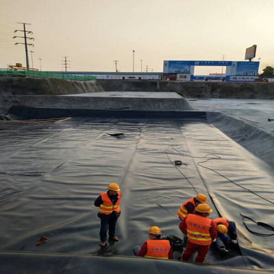 산업 디자인 스타일의 생선 연못 라인러를위한 방수 부드러운 HDPE 지오 엠브라인