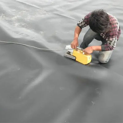 두께 0.2mm-2.8mm HDPE 지오 림프로 물고기 연못 라이너와 연못에 있는 램 라이너