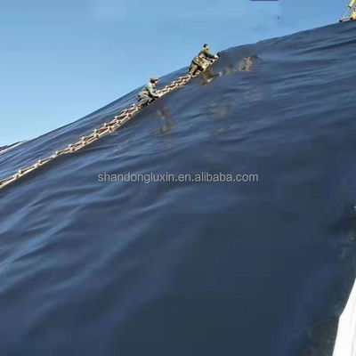 2mm Geomembrane HDPE 매립지 물의 침투 방지용 부드러운 생선 연못 라인